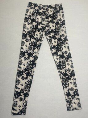 Eevee Women’s Black and White Skull Pattern